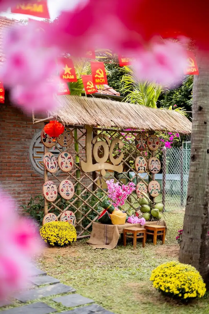 tiểu cảnh sân vườn ngày tết