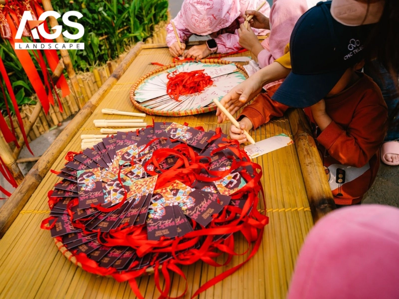 Hoạt động tương tác tại Đường hoa Home Hanoi Xuan 2026 (Nguồn: AGS Landscape) Hoạt động tương tác tại Đường hoa Home Hanoi Xuan 2026 (Nguồn: AGS Landscape)