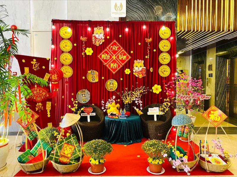 trang trí tết cho khách sạn