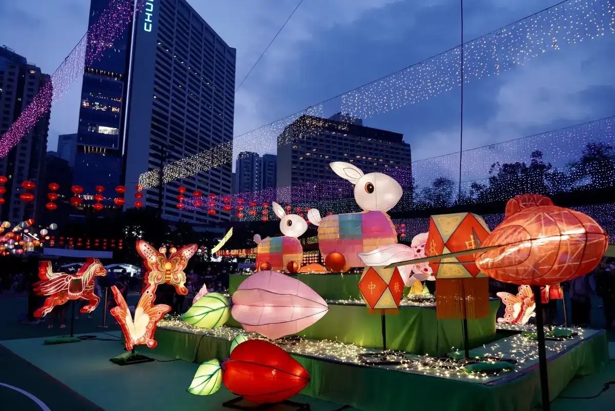 Hong Kong Park Lights Up - Nguồn: The Epoch Times