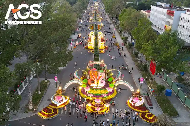 Một đường hoa được thiết kế sáng tạo và tỉ mỉ sẽ thu hút đông đảo du khách đến tham quan