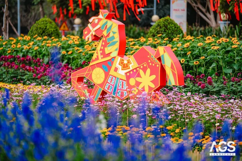 Đường hoa Home Hà Nội Xuân 2026