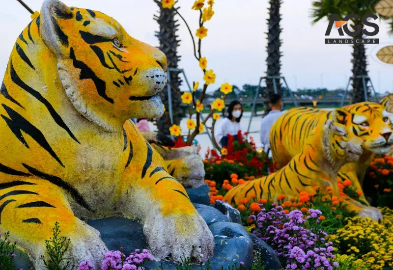 Linh vật đường hoa Nguyễn Huệ