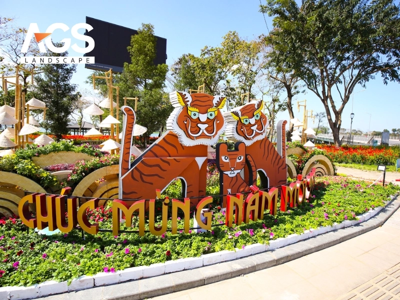 Mẫu cổng chào Tết chủ đề linh vật của năm