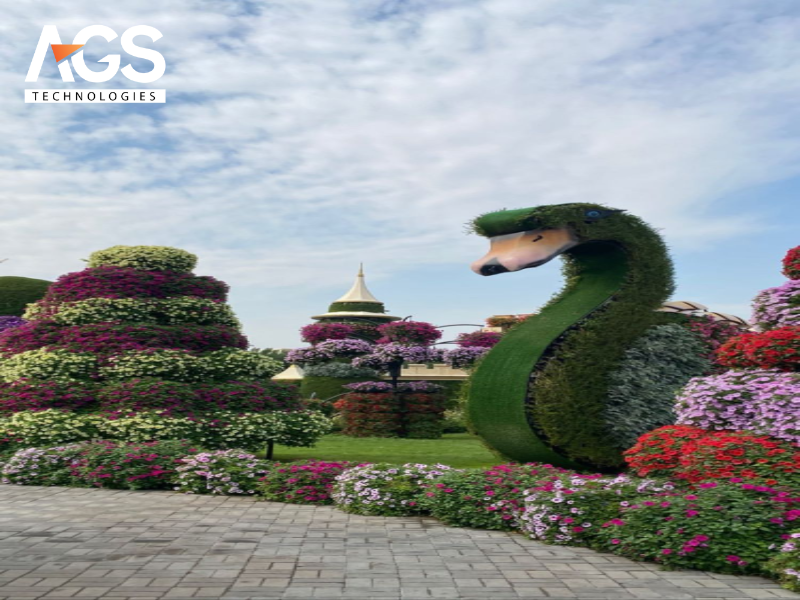 Lựa chọn chủng loại cây phù hợp cho thiết kế đường hoa kết hợp cây bụi (Nguồn: Pinterest)