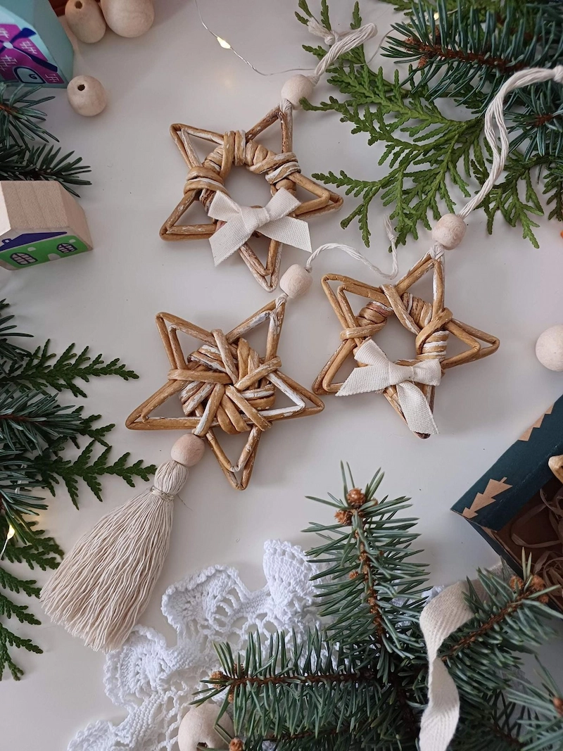 Vật liệu và dụng cụ cần thiết cho việc trang trí (Nguồn: Pinterest)