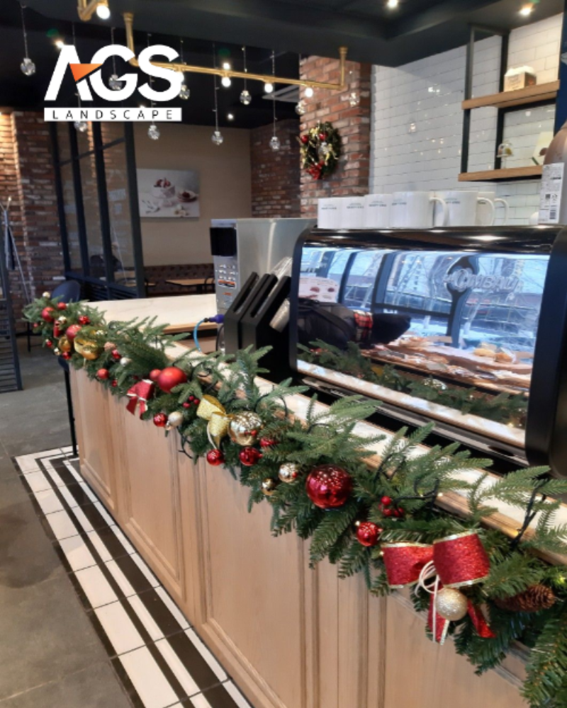 Trang trí Noel cho quán trà sữa (Nguồn: Pinterest)