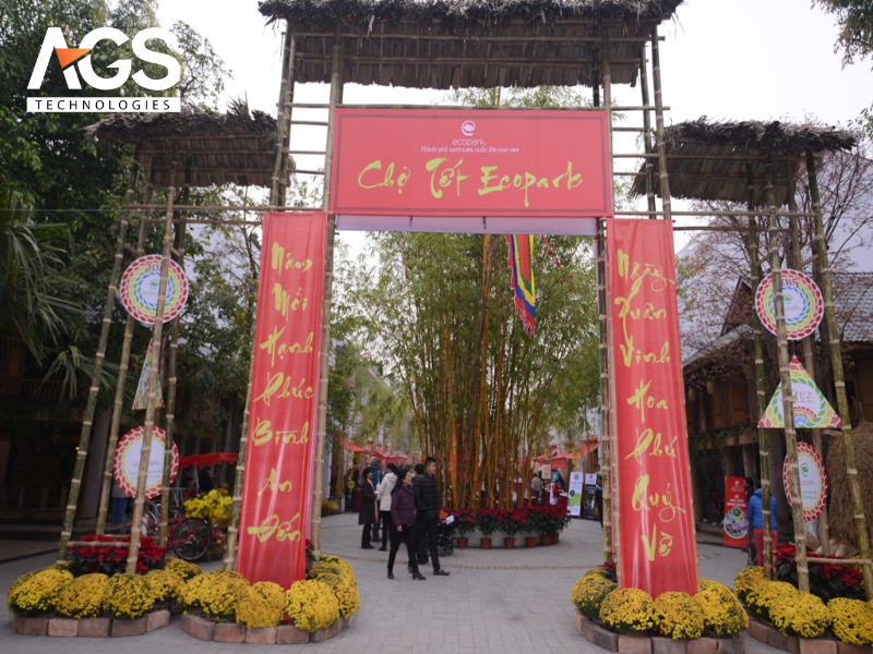 Mẫu 6: Cảnh quan cổng làng/cổng chào – Dấu ấn Tết Việt