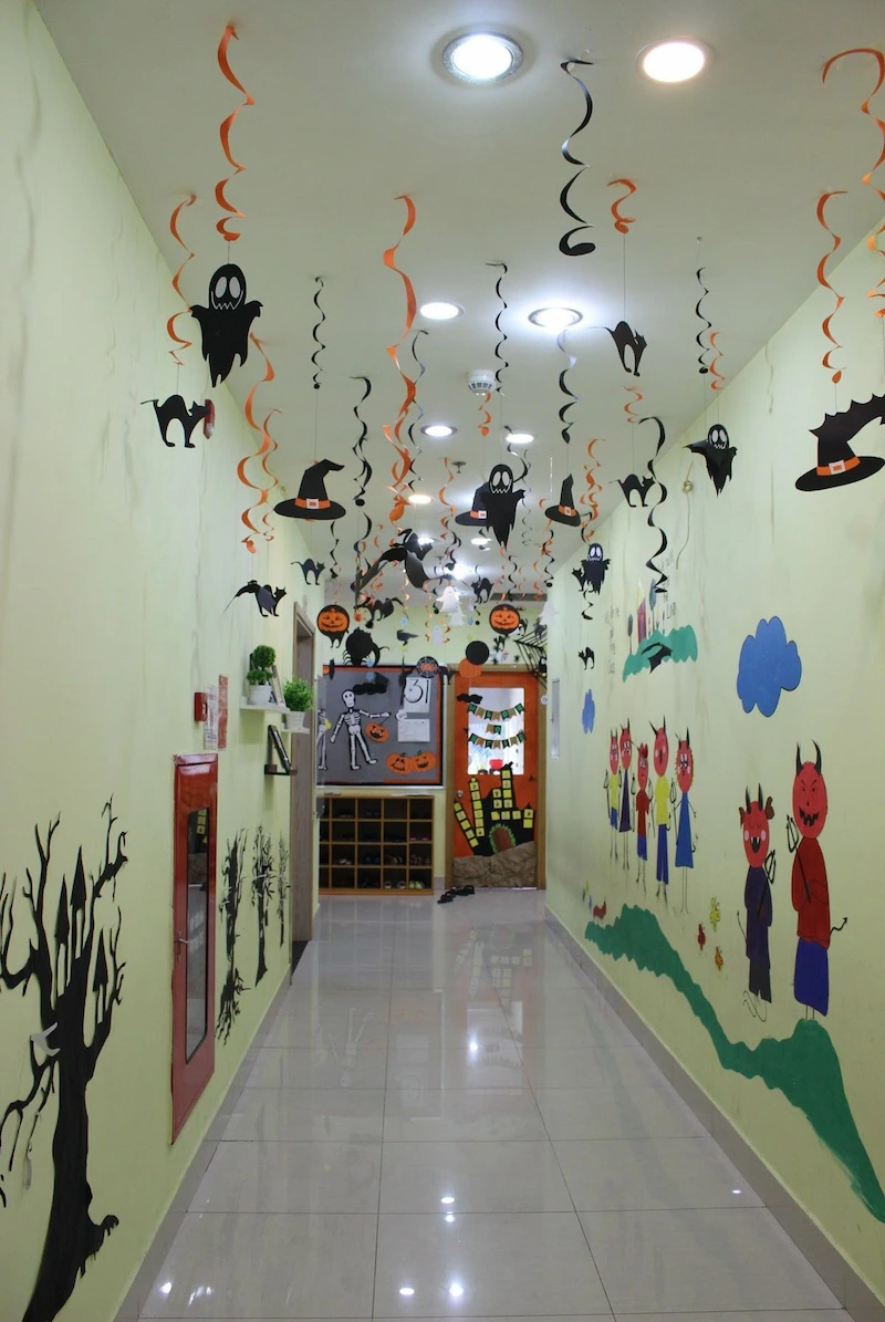trang trí halloween ở trường mầm non