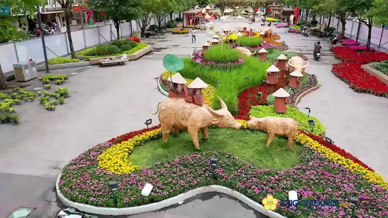 Trang trí đường hoa Tết