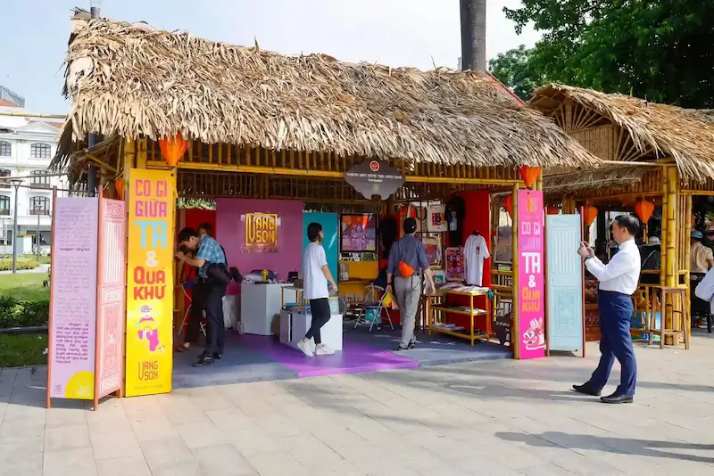 trang trí gian hàng triển lãm