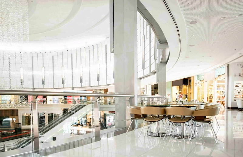 Thiết kế ánh sáng chung trong trung tâm thương mại (Nguồn: tj2lighting.com)
