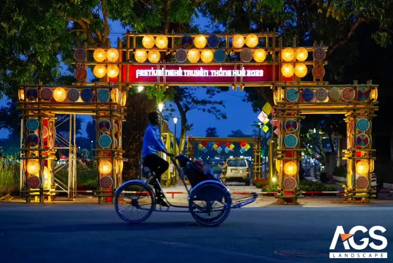 Cổng chào lớn của đường hoa