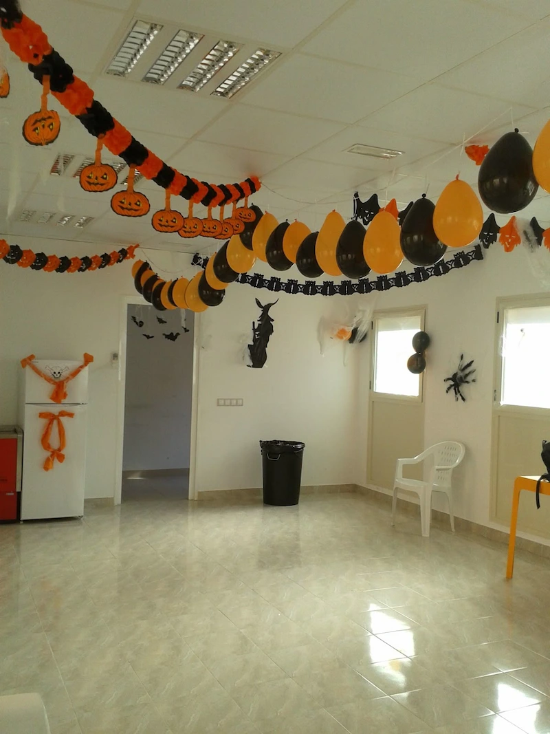 trang trí halloween cho trẻ mầm non
