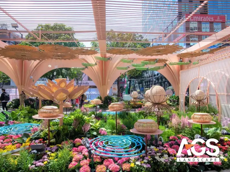 Sự đan xen đầy tinh tế giữa các loài hoa và các loài cây khác nhau (Nguồn: AGS Landscape) Sự đan xen đầy tinh tế giữa các loài hoa và các loài cây khác nhau (Nguồn: AGS Landscape)