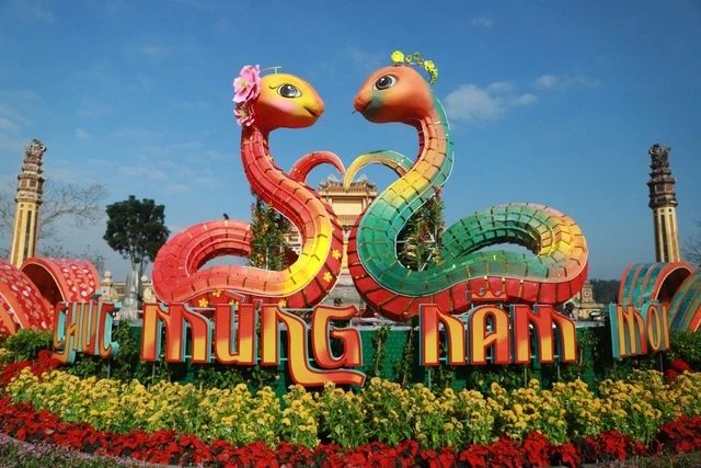 Linh vật rắn Huế từ cảm hứng Cửu đỉnh được nhiều người trầm trồ