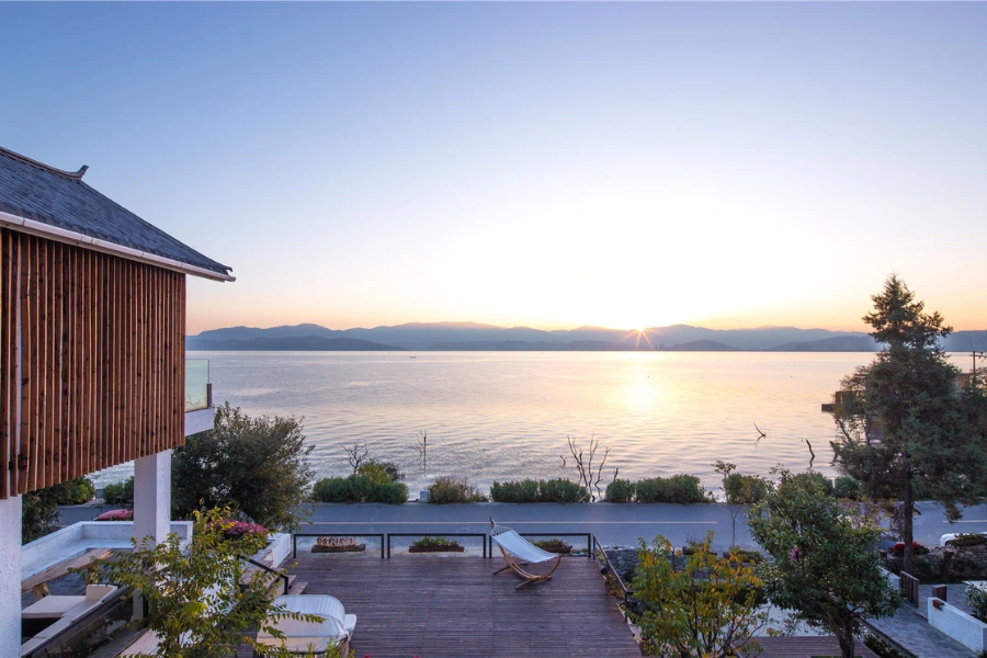 Thiết Kế Cảnh Quan Resort Ven Hồ: Nguyên Tắc Vàng Và Xu Hướng Đẳng Cấp