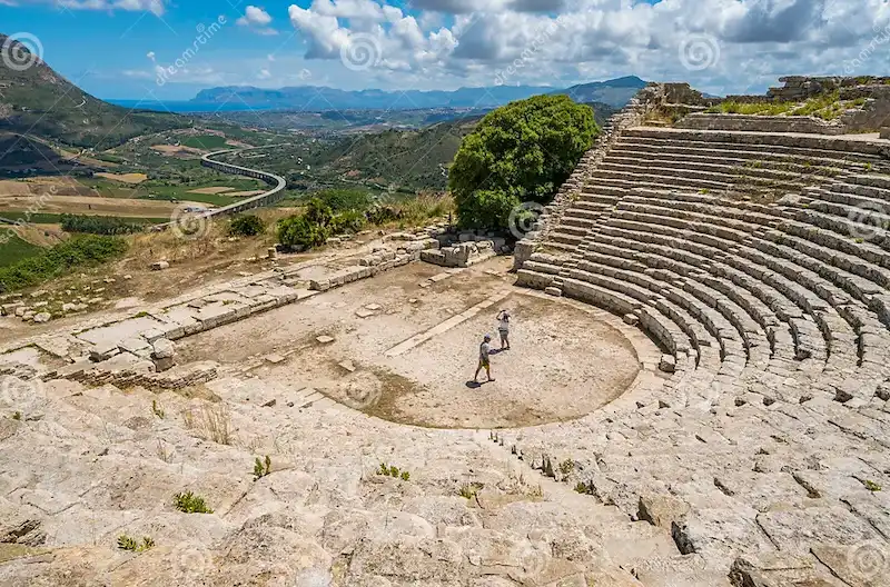 Nhà hát cổ ở Segesta ( Nguồn: Dreamstime )