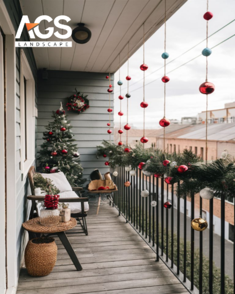 Trang trí Noel cho ban công  (Nguồn: Pinterest)