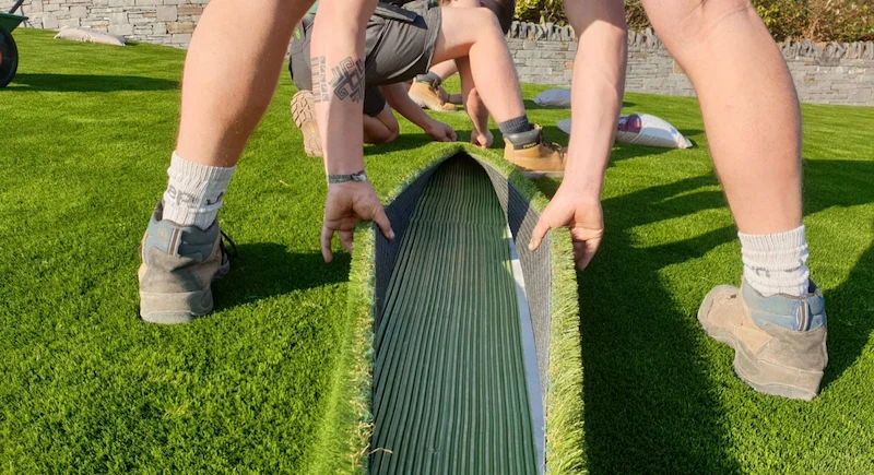 thi công cỏ nhân tạo sân vườn