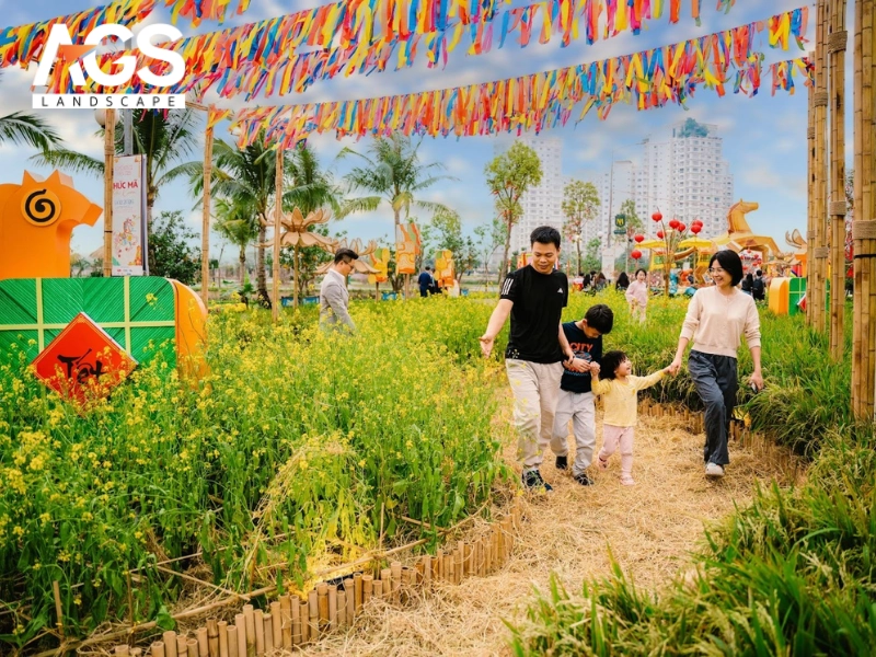 Hoạt động tương tác tại Đường hoa Home Hanoi Xuan 2026 (Nguồn: AGS Landscape) Hoạt động tương tác tại Đường hoa Home Hanoi Xuan 2026 (Nguồn: AGS Landscape)
