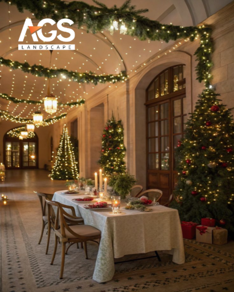 Bàn ăn được trang trí theo chủ đề Noel (Nguồn: Pinterest) 