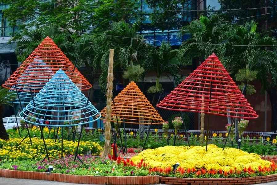 Giá Thiết Kế Và Thi Công Đường Hoa Tết 2027 – Chi Phí Theo Quy Mô 