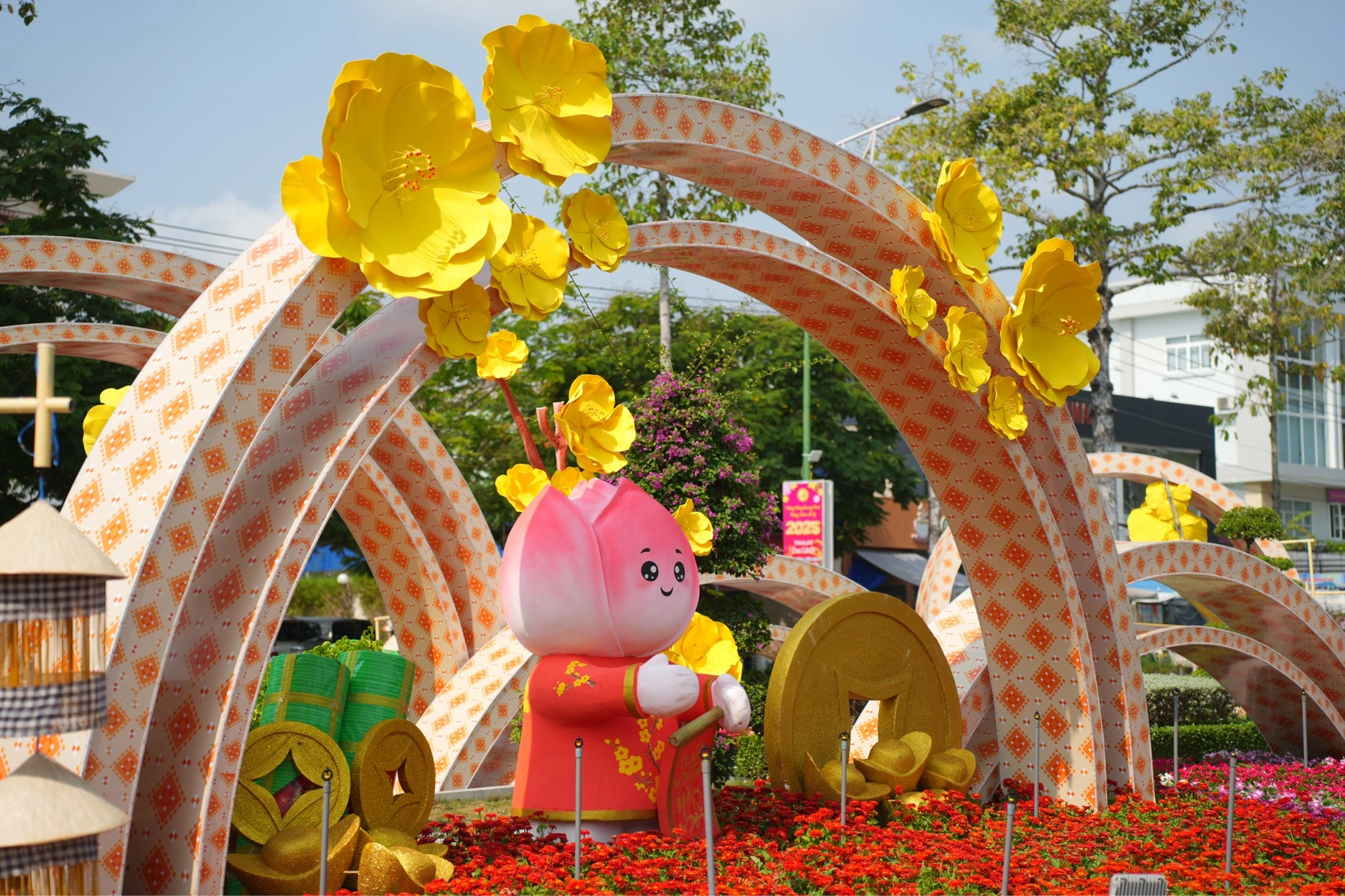 Khai mạc đường hoa xuân “Sen hồng bứt phá - vươn tới tương lai" | Báo Nhân Dân điện tử