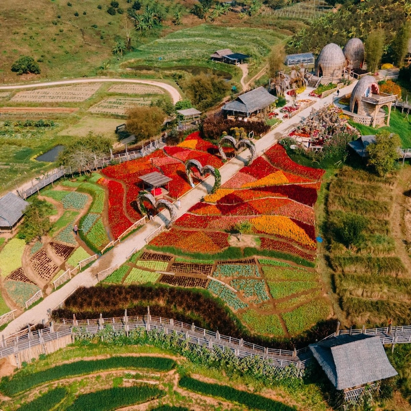 Kết hợp vật liệu và yếu tố trang trí (Nguồn: Pinterest)