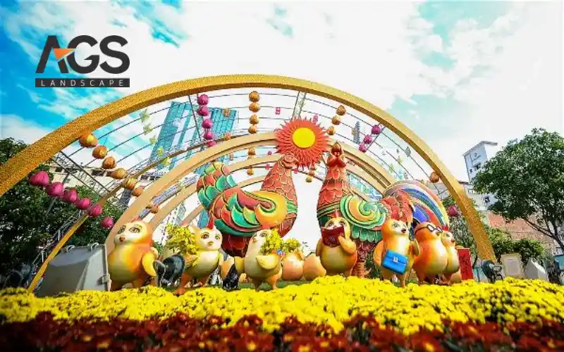 Linh vật Gà (Nguồn: AGS Landscape)