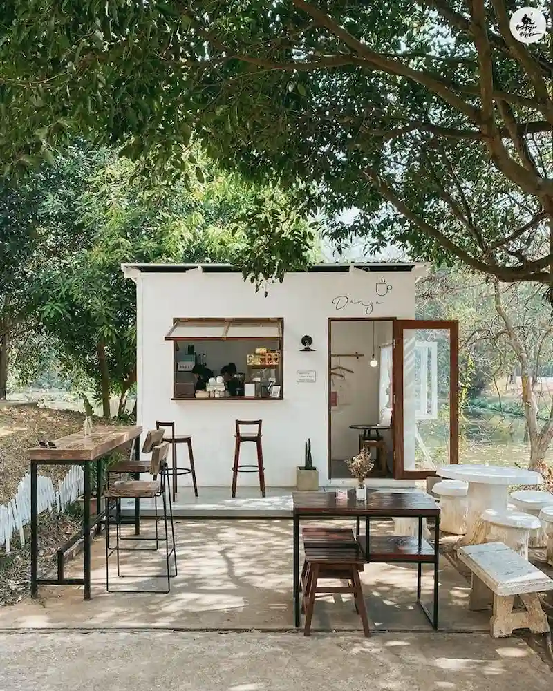 thiết kế quán cafe sân vườn đơn giản