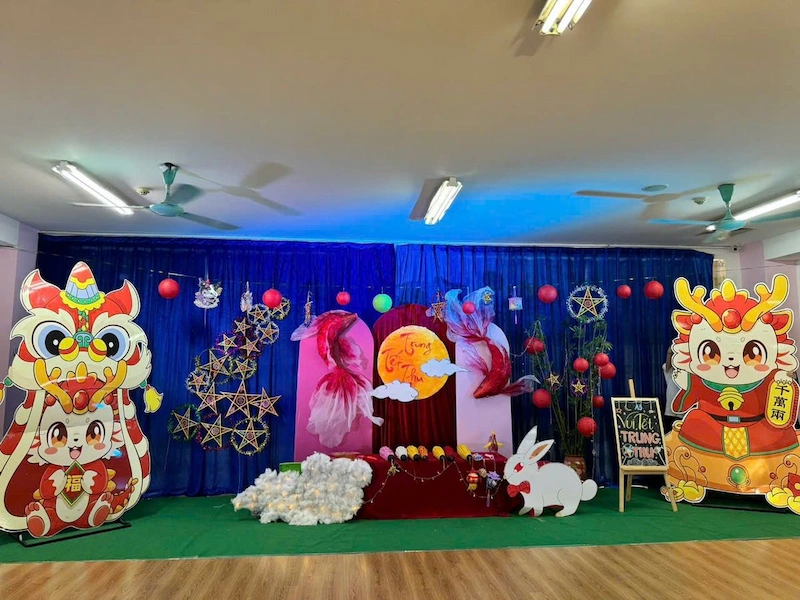 trang trí sân khấu trung thu