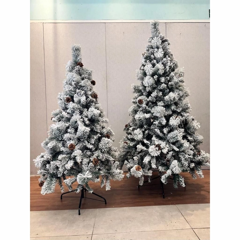 Cây thông Noel "tuyết phủ" tự nhiên  (Nguồn: Pinterest) 