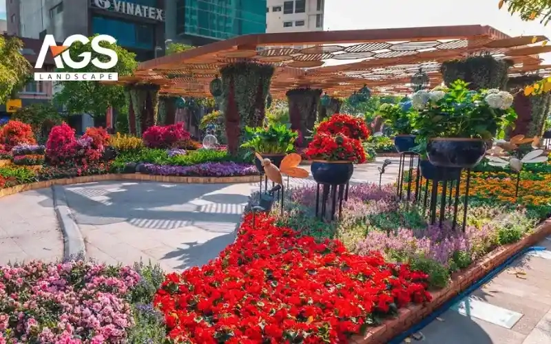 Mẫu 8: Cảnh quan ban công/sân thượng – Tết thu nhỏ cho không gian hẹp