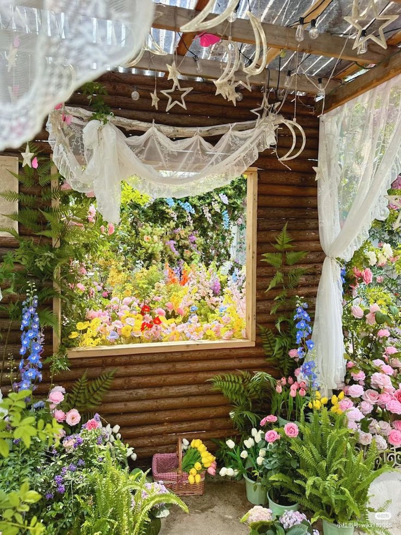 Vườn hồng nhỏ xinh cho không gian hạn hẹp (Nguồn: Pinterest)