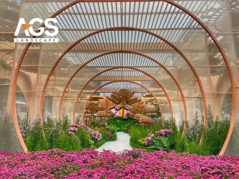 Lối đi với cây xanh 2 bên lề