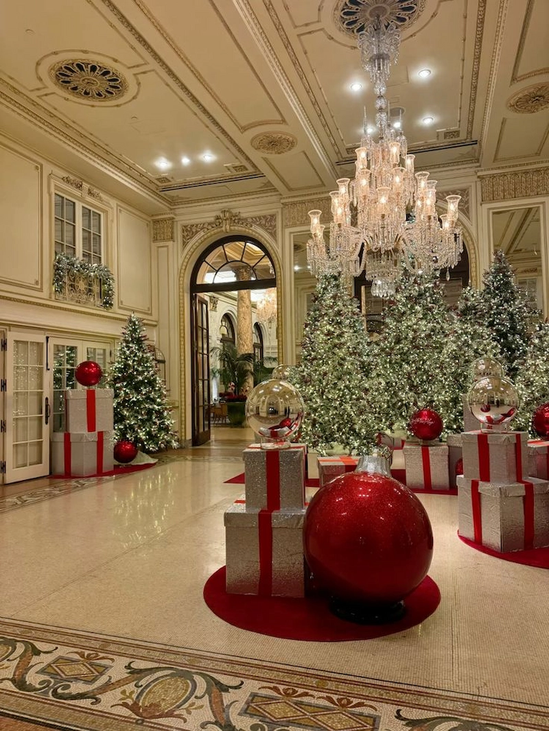 Trang trí Noel sang trọng cho khách sạn