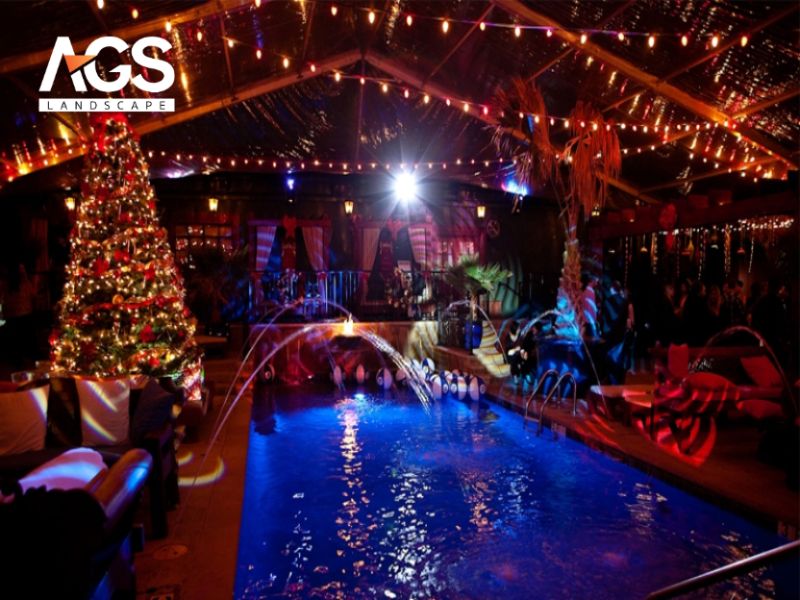 Hồ bơi và tiểu cảnh nước lung linh