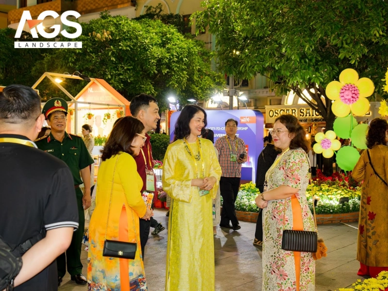 Tác động và sức hút của Đường hoa Nguyễn Huệ Tác động và sức hút của Đường hoa Nguyễn Huệ