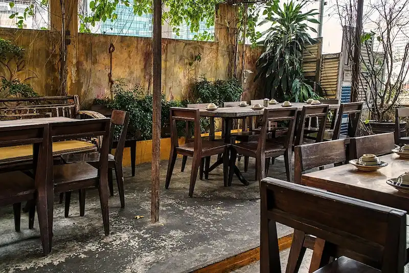 thiết kế nhà hàng sân vườn